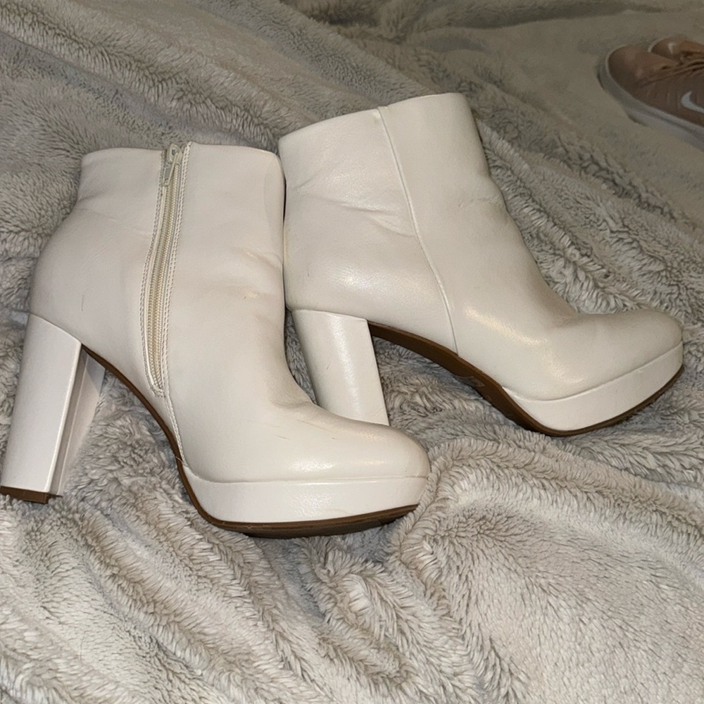 worn once! great condition